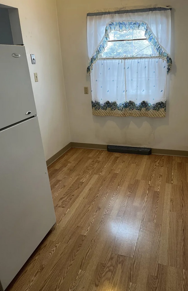 Kitchen - 1617 A Ave NE Unit C