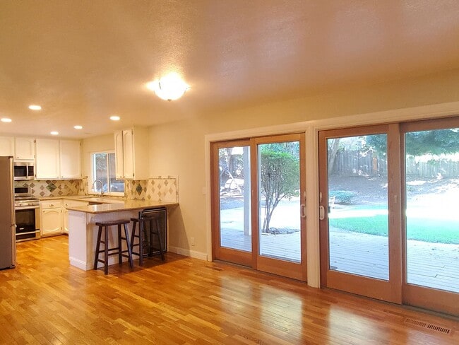 Photo - 16745 Spring Hill Ct