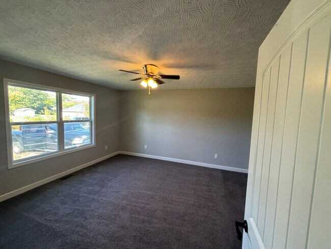 Photo - 409 Birch St