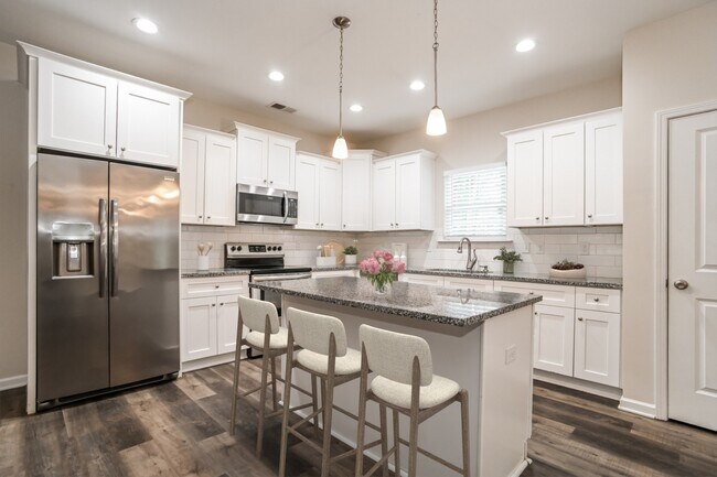 Photo - 7823 Bellhaven Blvd