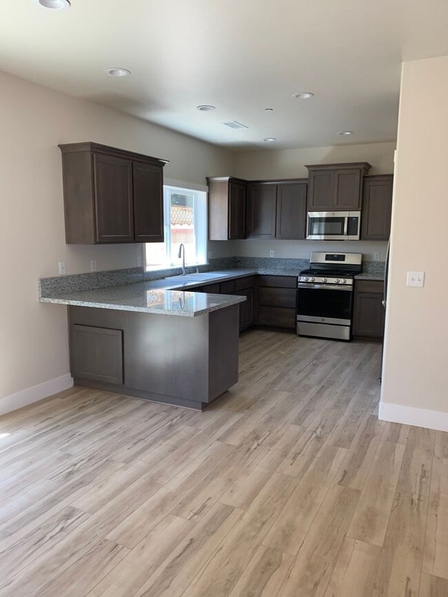 Photo - Newer Home for rent