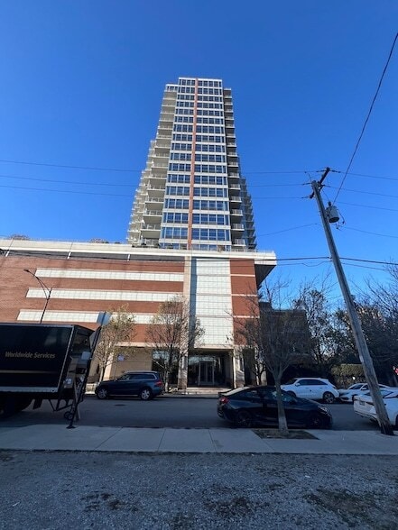 Building Photo - 1600 S Prairie Ave Unit 1607SS Rental