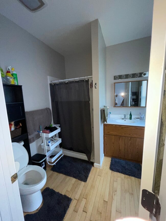 Photo - 426 W 8th St