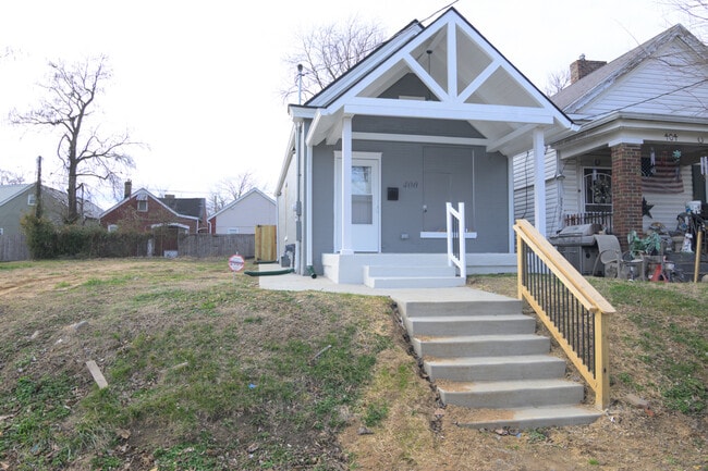 Building Photo - 406 S 20th St