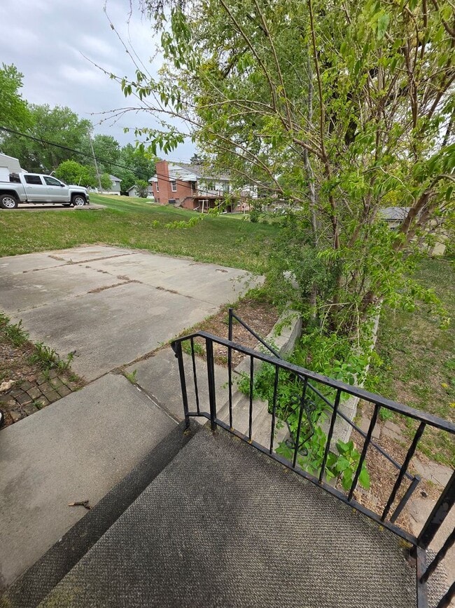 Photo - 906 Elm Ave