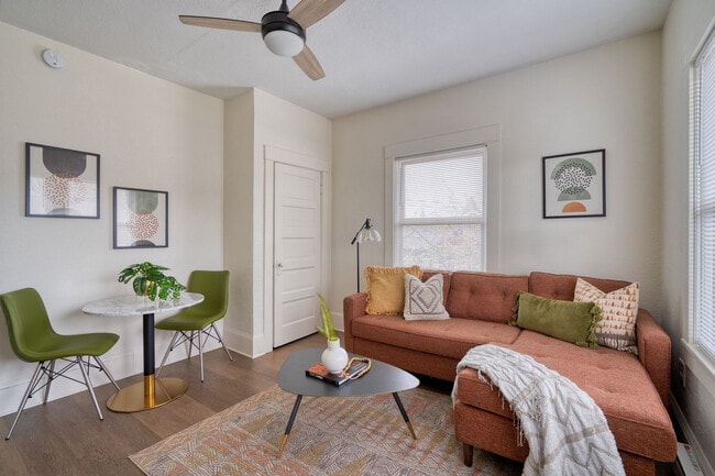 Building Photo - 4922 SE 50th Ave Unit SI ID1611880P