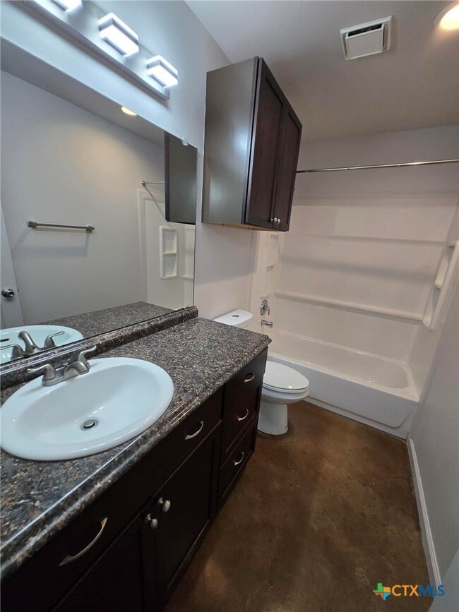 Photo - 1037 W Court St Unidad C