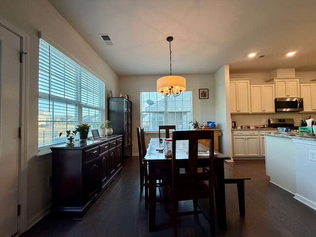 Photo - 2334 Abundance Ln