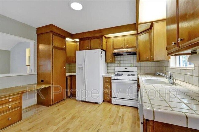 Photo - 301 Woodpecker Lane