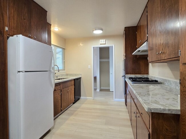 Photo - 1542 Parkview Ave