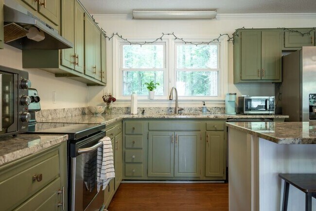 Photo - 281 Rhodes Dr