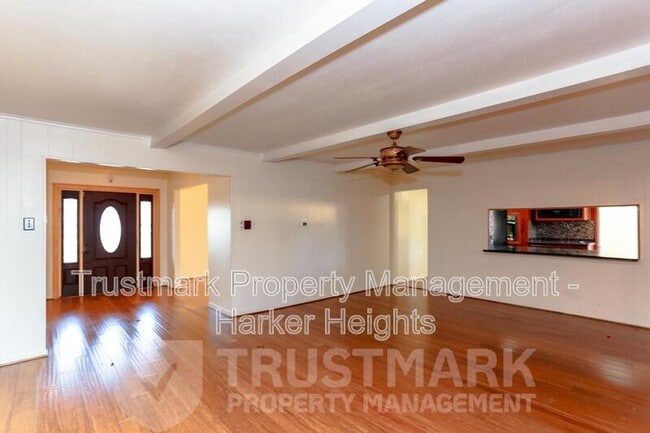 Photo - 101 Highland Oaks Dr House