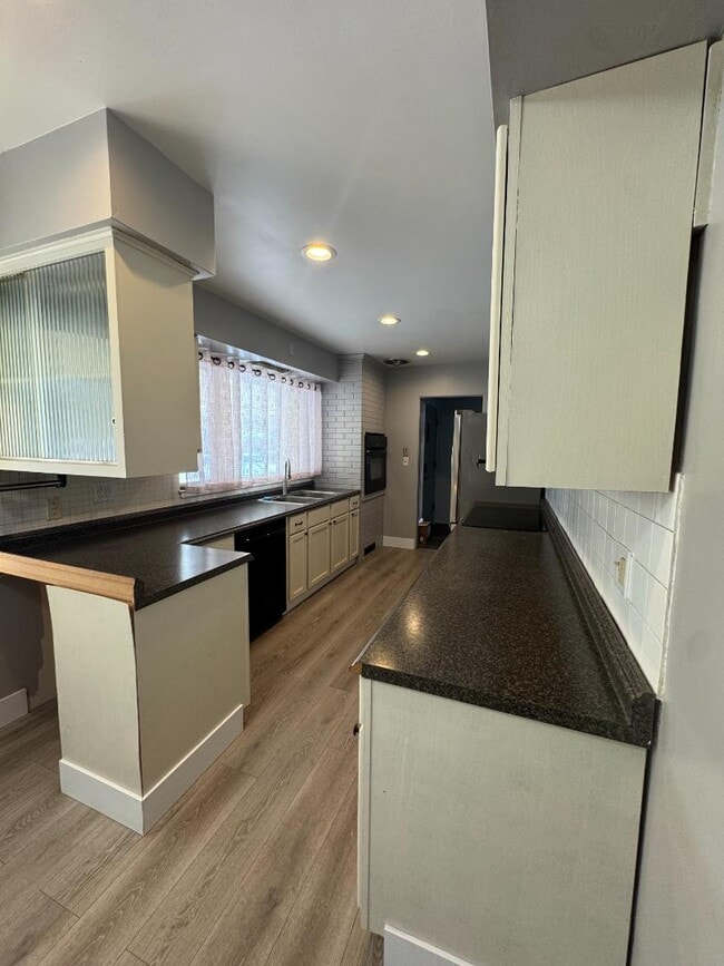 Photo - 513 N Ottawa Rd