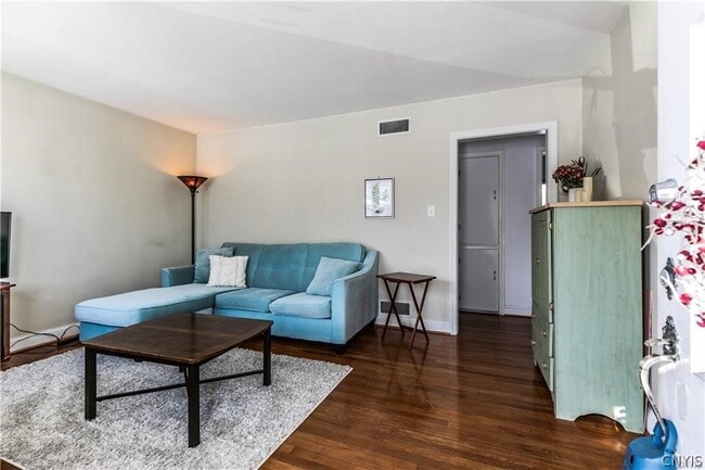 Photo - 105 Salem Rd