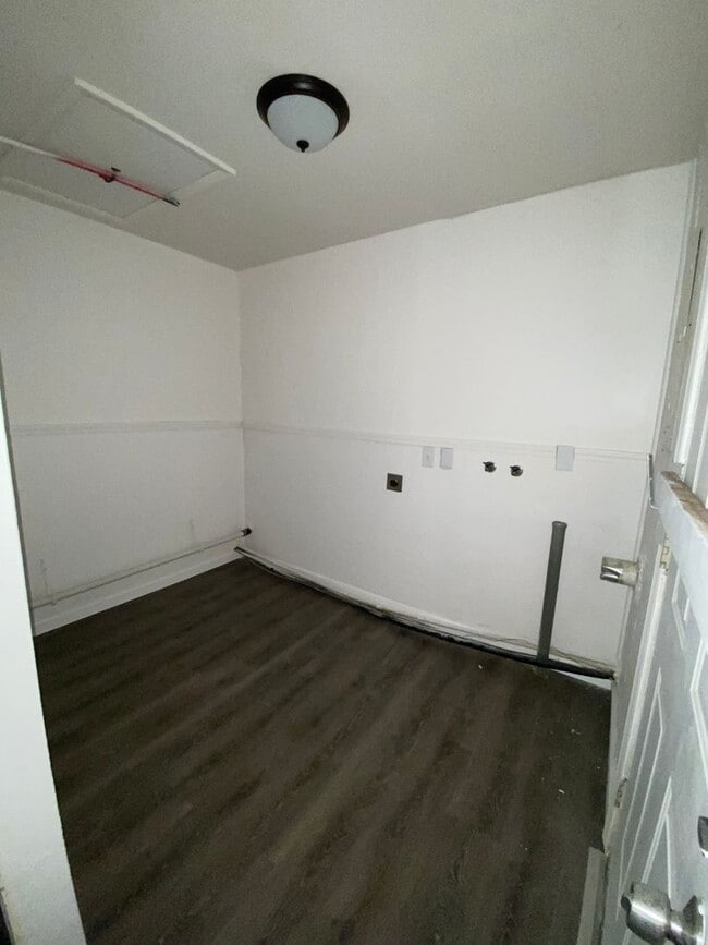 Photo - 1614 Parklane Dr