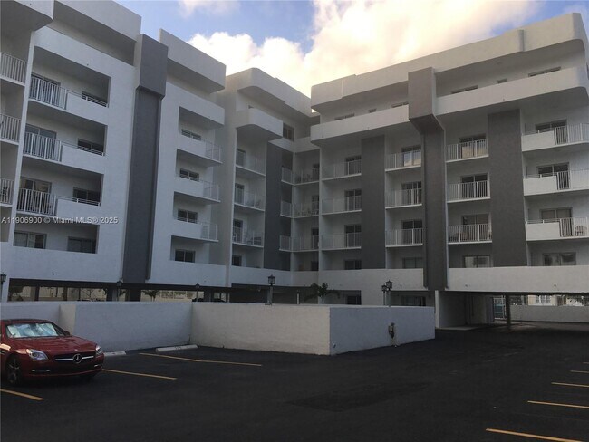 Photo - 395 NE 21st St Unidad 406