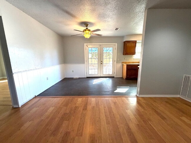 Photo - "Charming 3-Bed with 2 Full Baths in Lubbo...