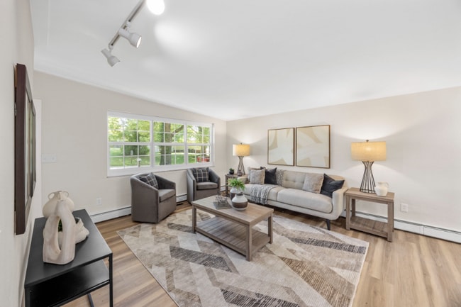 Photo - 57 Cheshire Dr