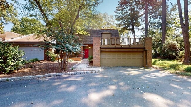 Building Photo - Rare end unit townhome in Raintree