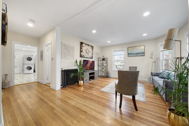 Photo - 503 Western Ave Unidad ID1366800P