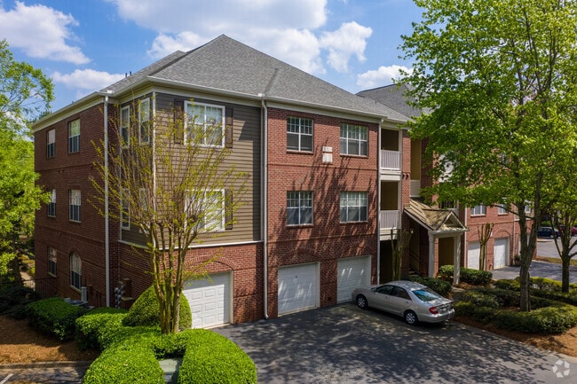 Mount Vernon Flats at The Perimeter Apartments For Rent in