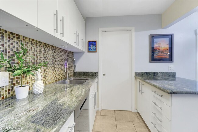 Photo - 788 Park Shore Dr Unidad C34