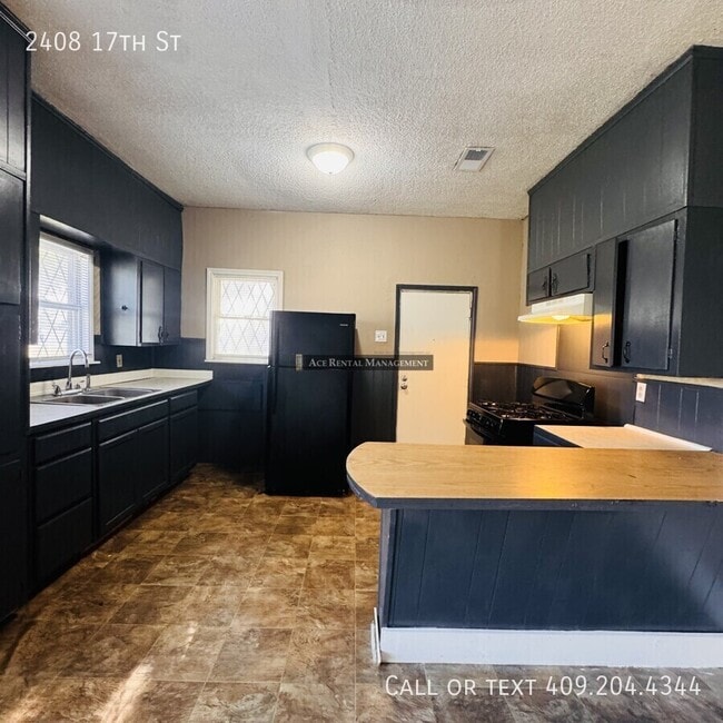 Photo - 2408 17th St