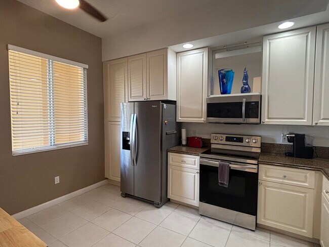 Photo - 9 Harbour Isle Dr E Unit 102
