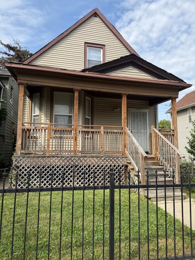 Building Photo - 1030 N Parkside Ave Unit 2F Rental