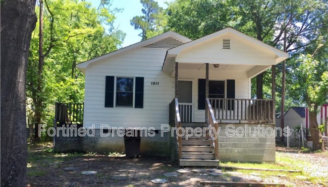 Building Photo - 1211 Vance St