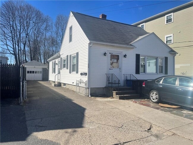 Building Photo - 110 Broad St Rental