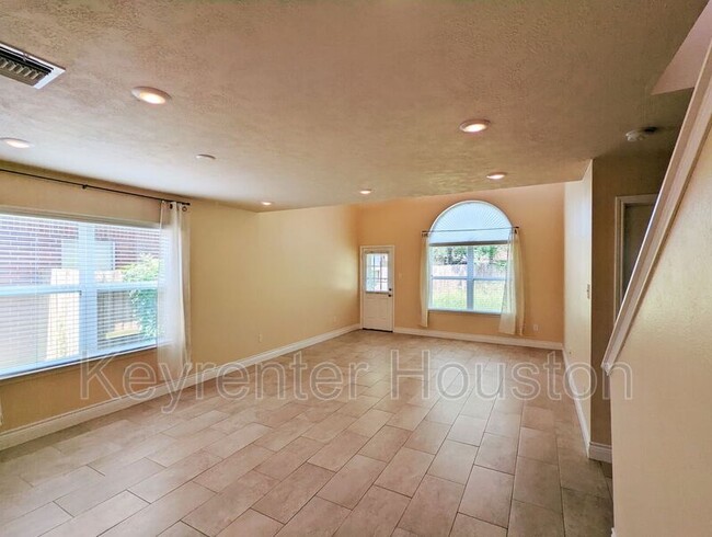 Photo - 8815 Lyndonnille Falls Ln