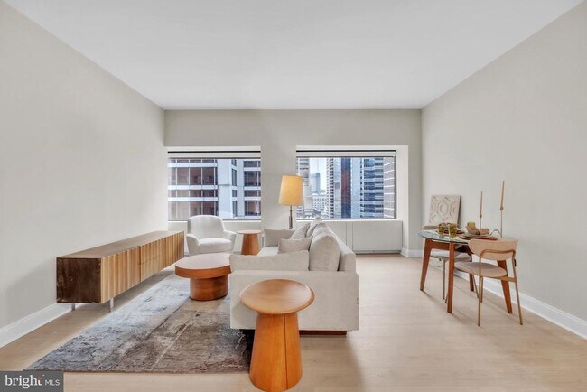 Building Photo - 1801 Market St Unit 2124