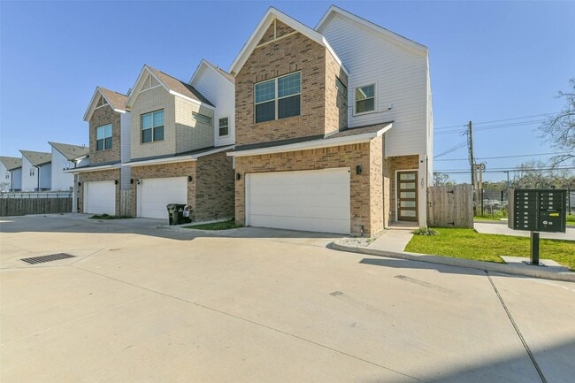 Building Photo - 308 Queen Sude Ln Rental