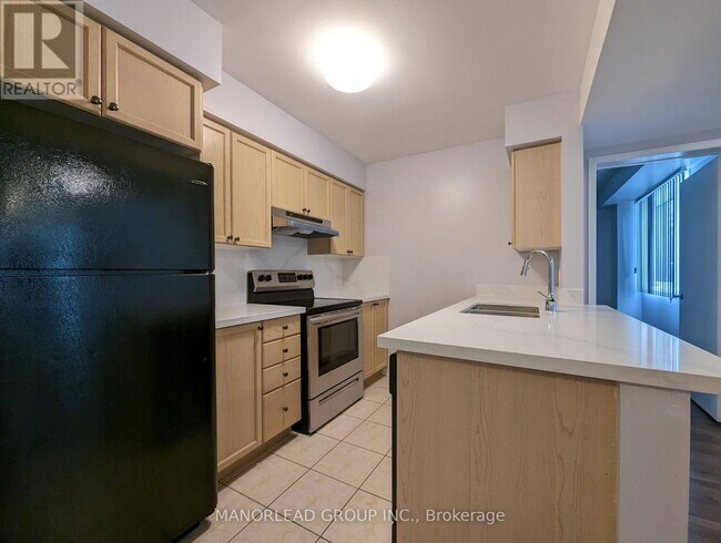 Photo - 2275 Bur Oak Ave