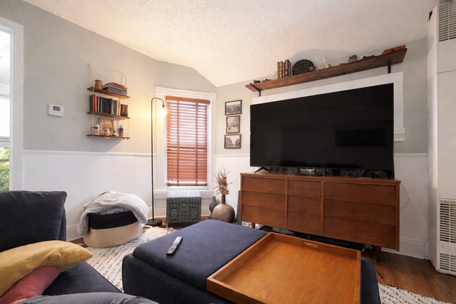 Photo - 2522 Howard St NE Unit 2