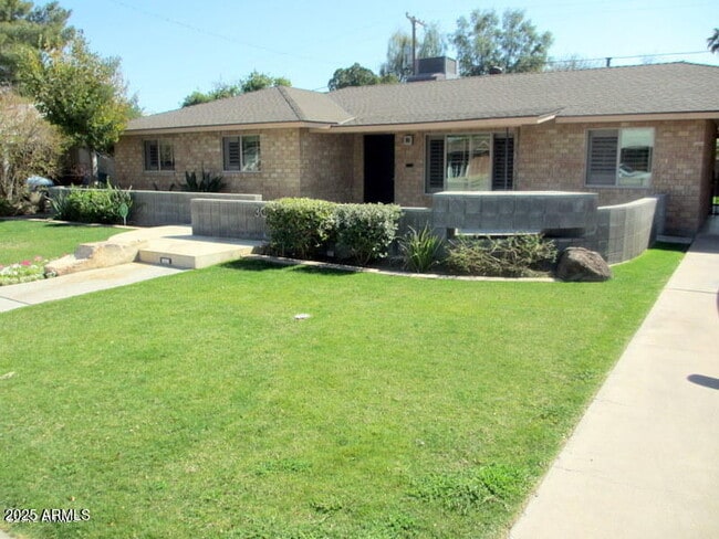 Photo - 3015 E Montecito Ave