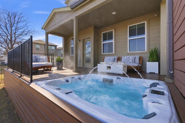 7120 Silver Star Ln