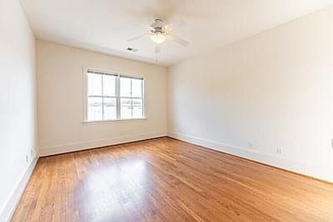 Photo - Spacious 3-Bedroom Apt on Cary St.