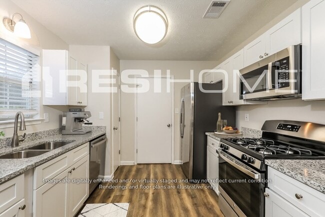 Photo - 165 Forest Pl