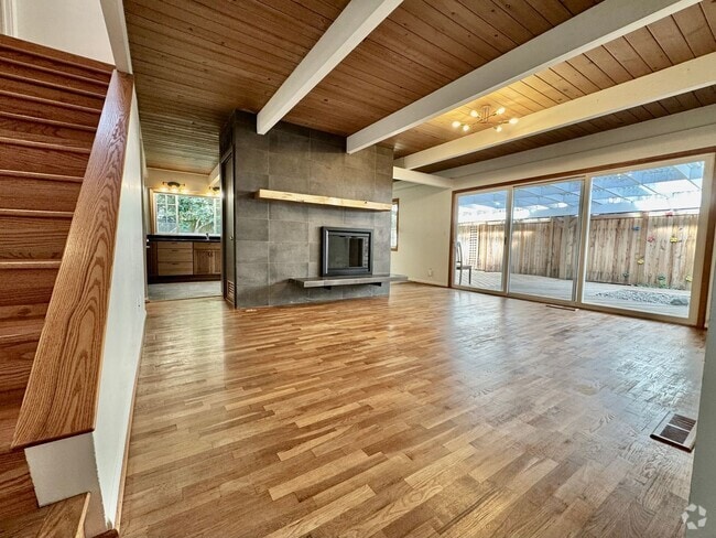 Building Photo - Mid-Century Gem near Meadowbrook Park! Rental