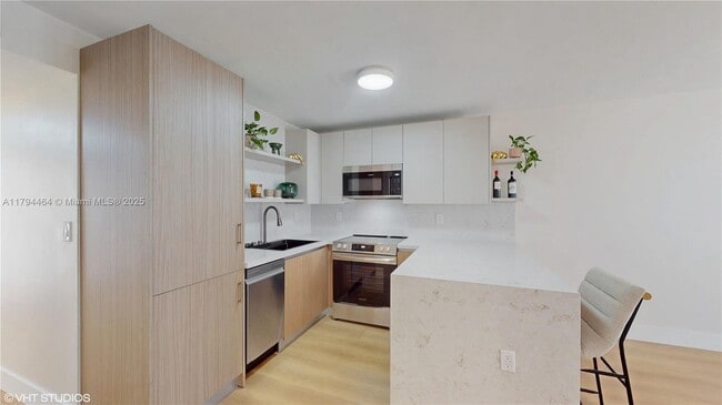 Photo - 1666 West Ave Unidad 305