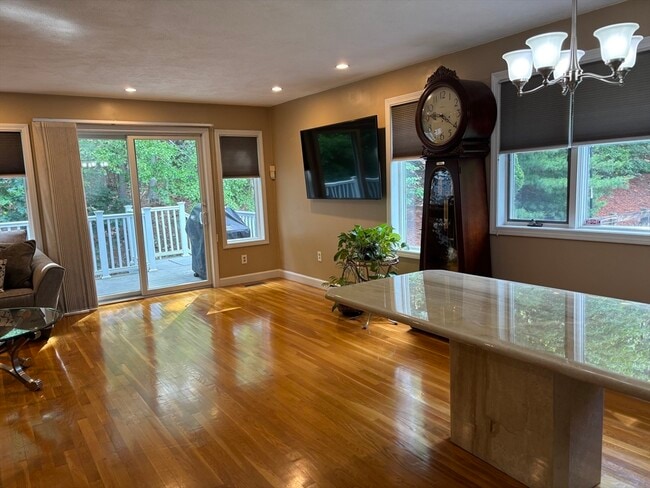 Photo - 701 Sherwood Forest Ln