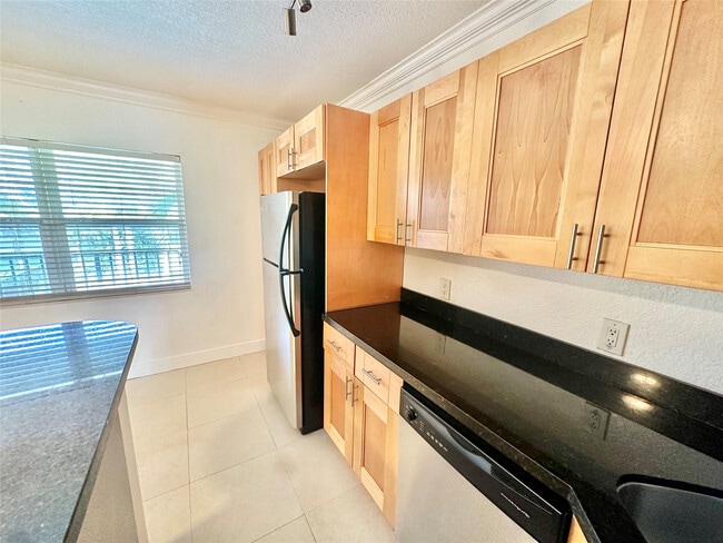 Photo - 660 NE 11th Ave