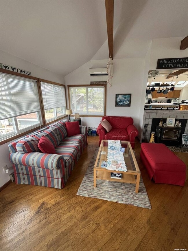 607 Bayberry Walk
