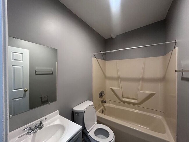 1 Bedroom Plus Den House