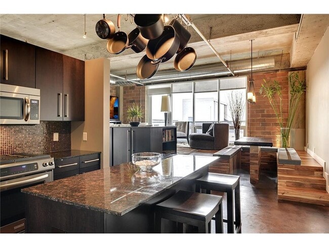 Photo - 901 N 3rd St Unidad 401