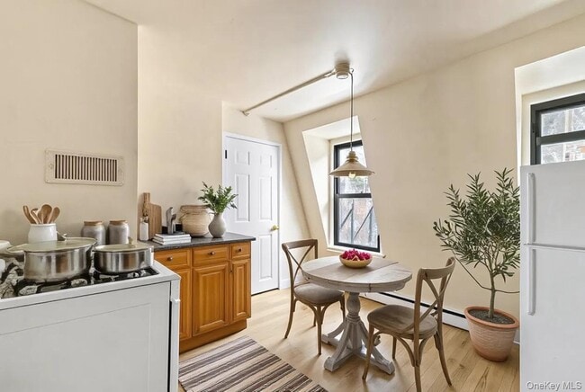 Photo - 506 Piermont Ave Unidad 1