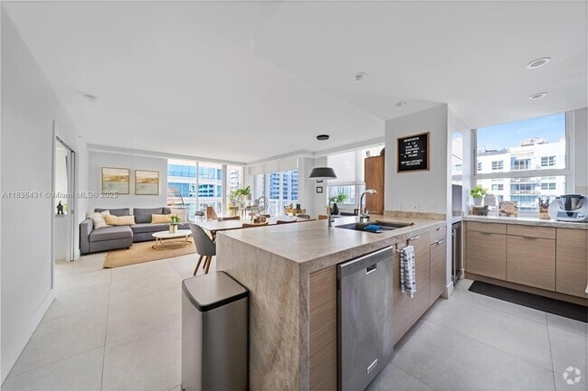 Building Photo - 1155 Brickell Bay Dr Unit 3002 Rental