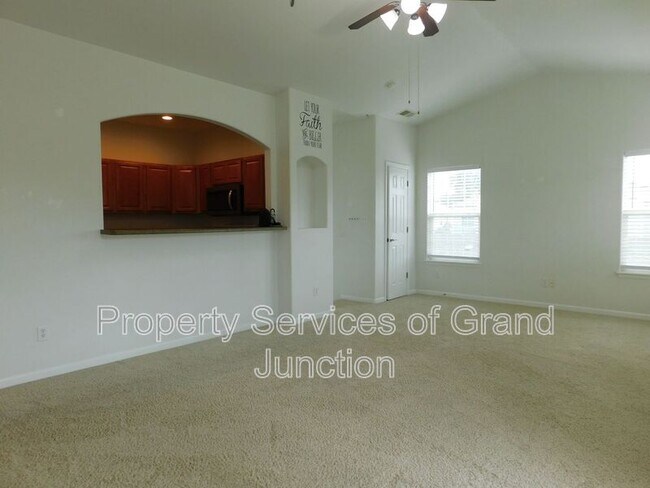 2464 Thunder Mountain Drive Unidad 1005 (2A)